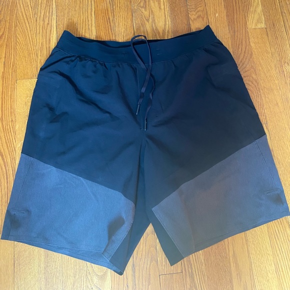 Men’s Lululemon Shorts - Picture 2 of 6
